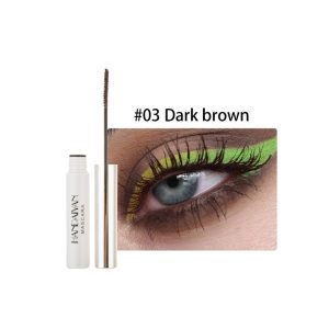 Mascara noir avec micro brosse pour un effet cil à cil